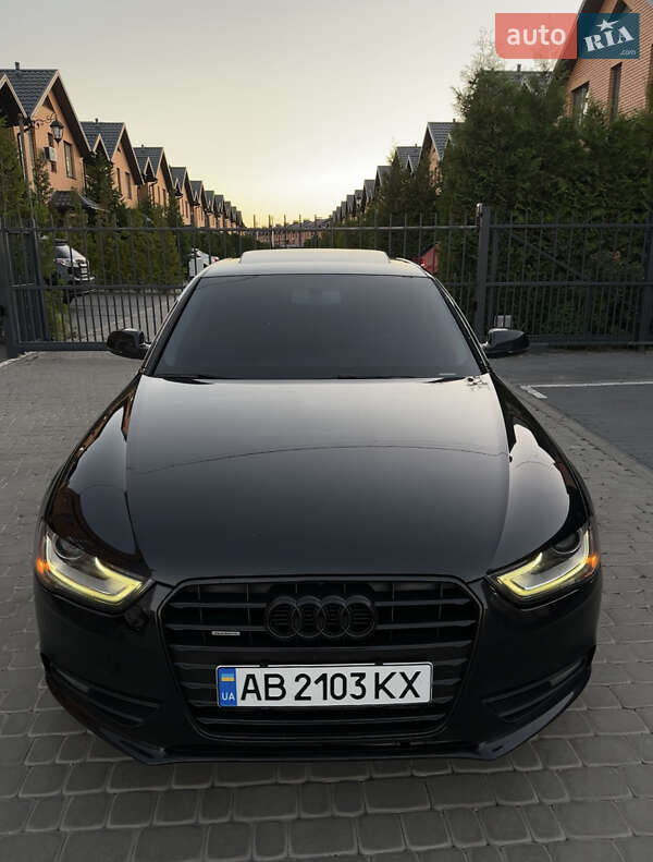 Седан Audi A4 2012 в Виннице