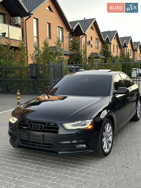 Седан Audi A4 2012 в Виннице