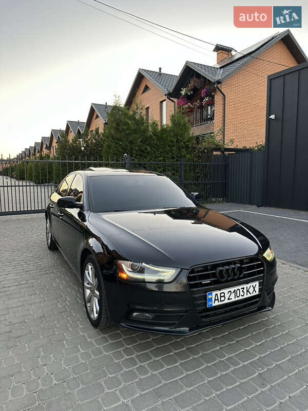 Седан Audi A4 2012 в Виннице