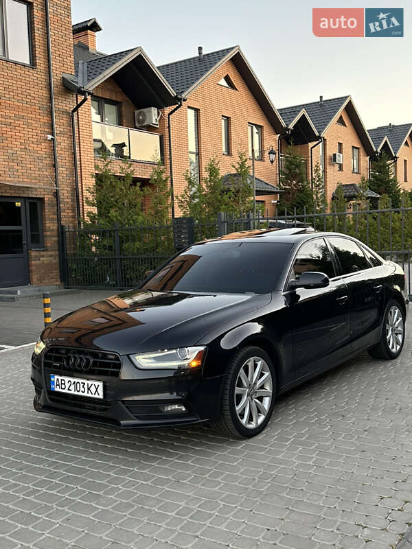 Седан Audi A4 2012 в Виннице