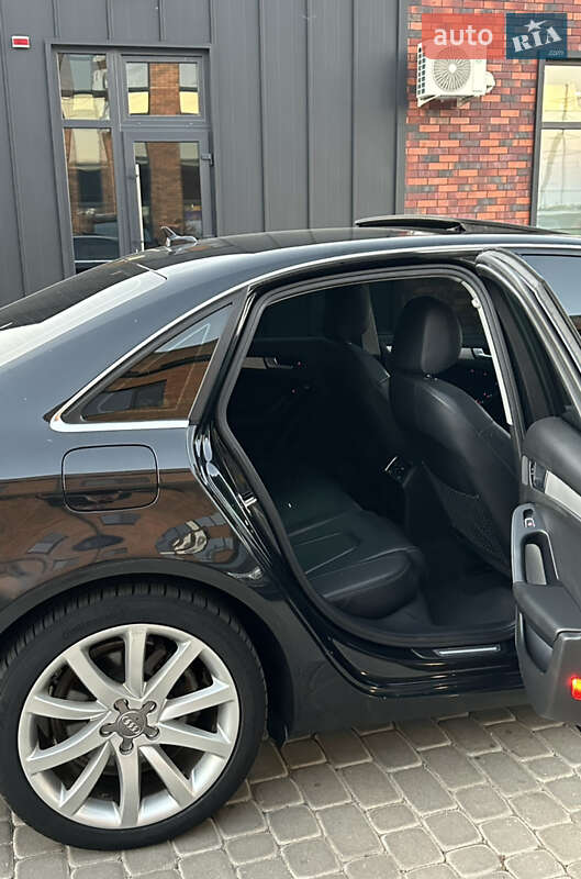 Седан Audi A4 2012 в Виннице