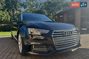 Седан Audi A4 2018 в 