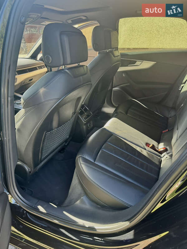 Седан Audi A4 2018 в Косове