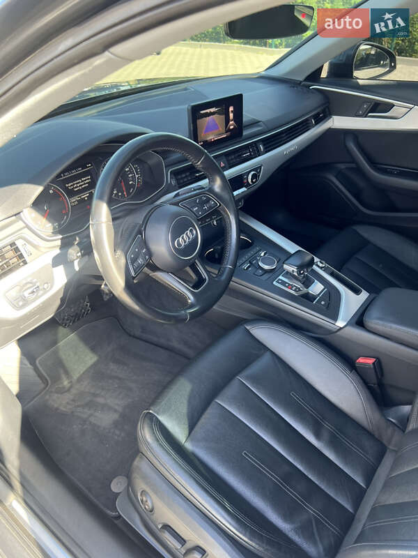 Седан Audi A4 2016 в Киеве