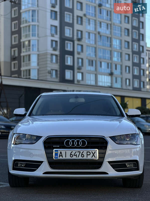 Седан Audi A4 2012 в Киеве