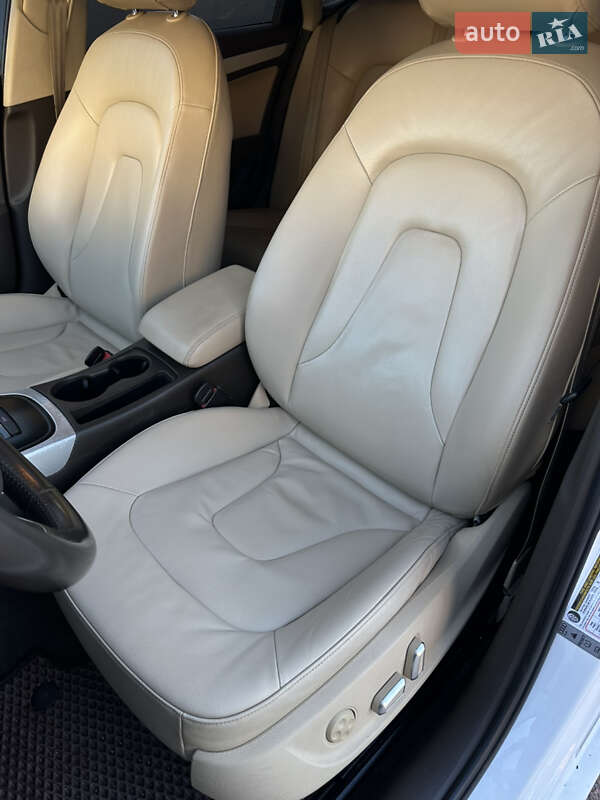 Седан Audi A4 2012 в Киеве