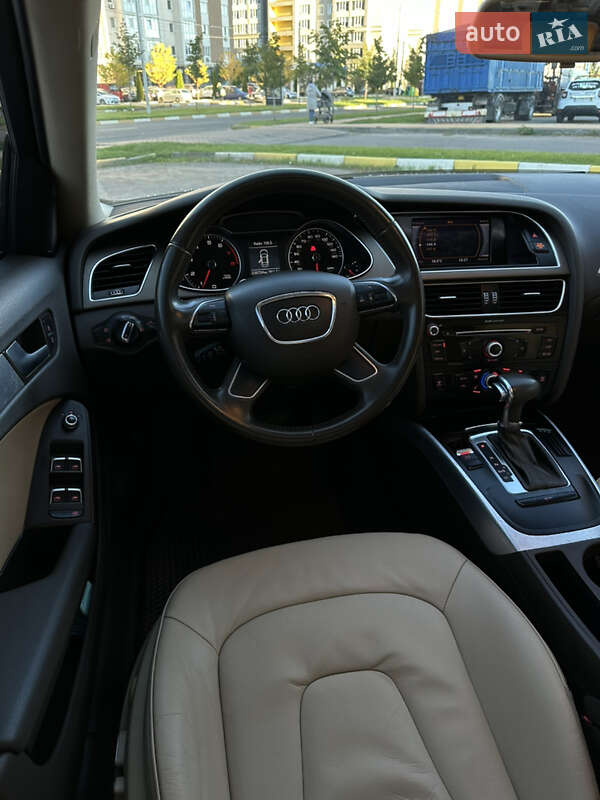 Седан Audi A4 2012 в Киеве