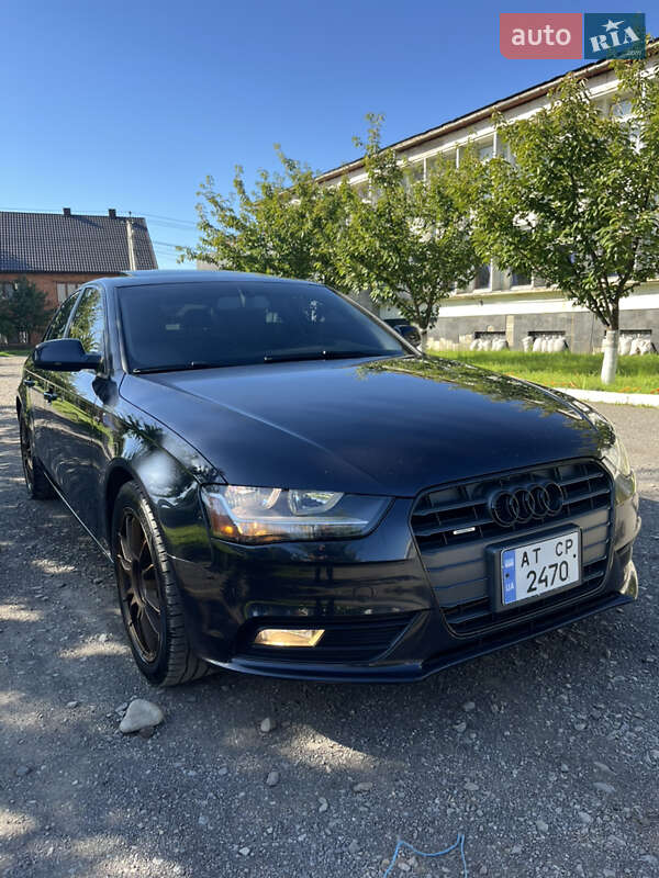 Седан Audi A4 2012 в Хусте