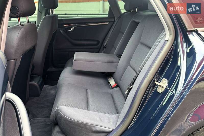 Седан Audi A4 2004 в Киеве