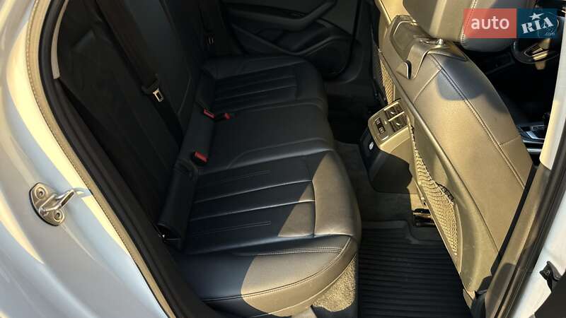 Седан Audi A4 2016 в Одессе