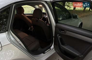 Седан Audi A4 2012 в 