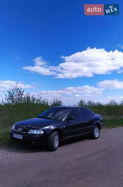 Седан Audi A4 2000 в 