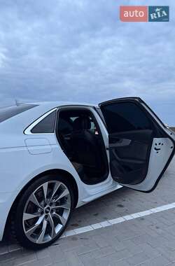 Седан Audi A4 2019 в 