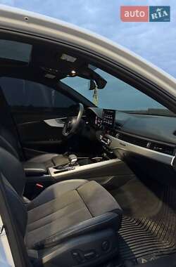 Седан Audi A4 2019 в 