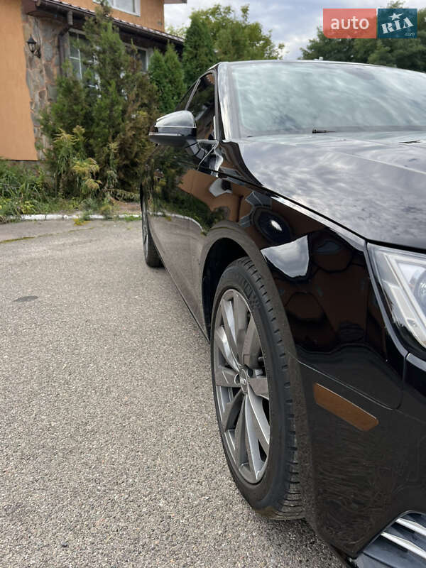 Седан Audi A4 2016 в Киеве