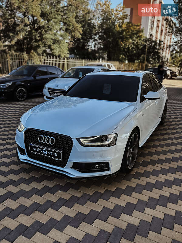 Седан Audi A4 2014 в Николаеве