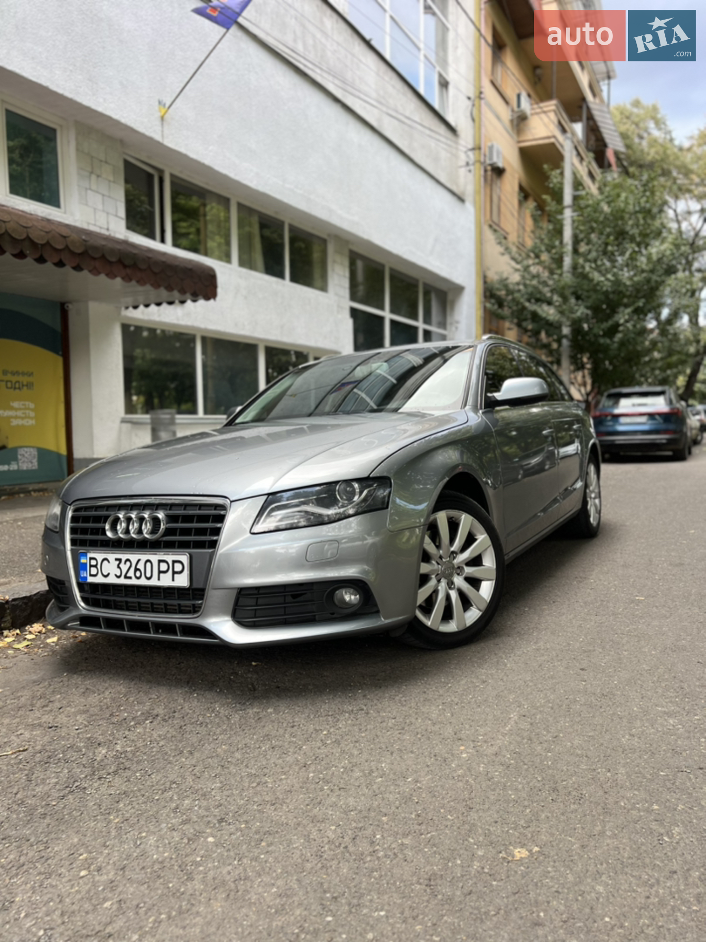 2010 Audi A4 - мініатюра 2
