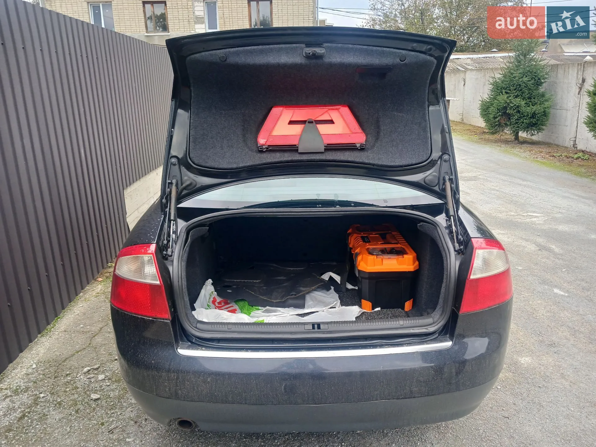 Audi A4 2002 VIN WAUZZZ8E93A193858 фото оголошення 4 з 13