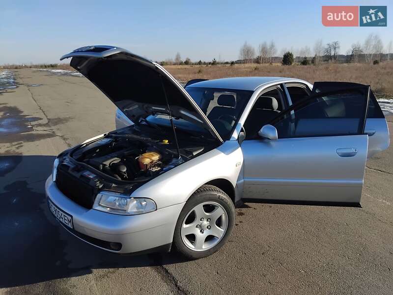 Седан Audi A4 2000 в Камне-Каширском