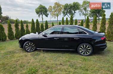 Седан Audi A4 2022 в 