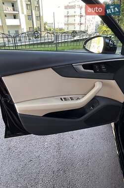 Седан Audi A4 2020 в 