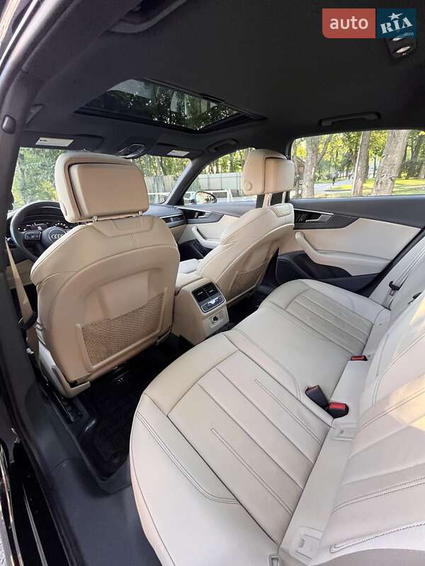 Седан Audi A4 2020 в Харкові