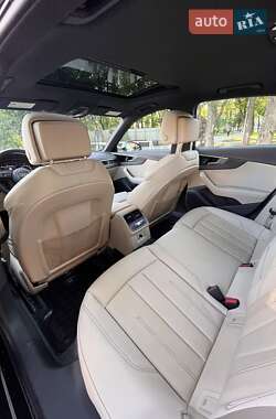 Седан Audi A4 2020 в 