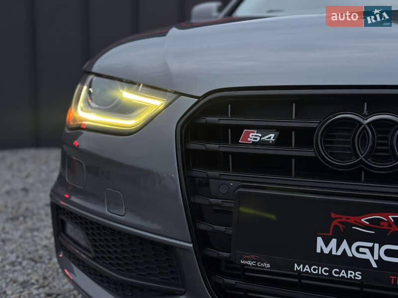 Седан Audi A4 2015 в Луцке