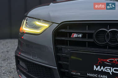 Седан Audi A4 2015 в 