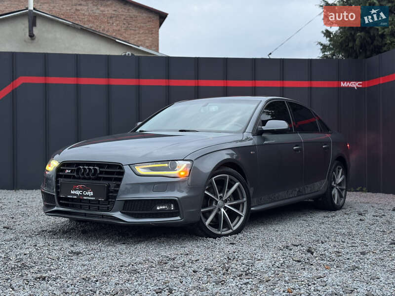 Седан Audi A4 2015 в Луцке