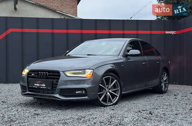 Седан Audi A4 2015 в 