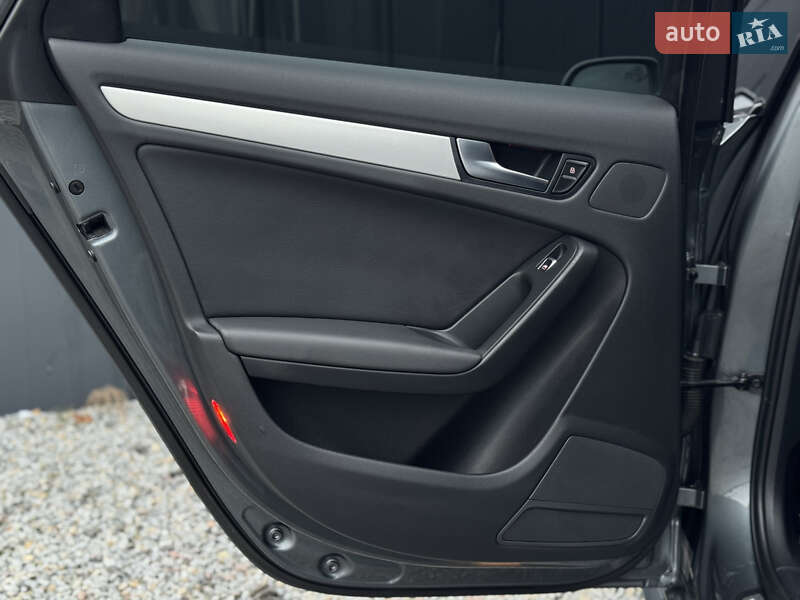 Седан Audi A4 2015 в Луцке