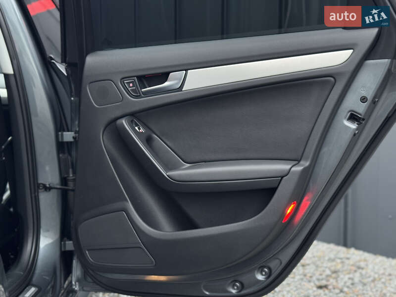 Седан Audi A4 2015 в Луцке