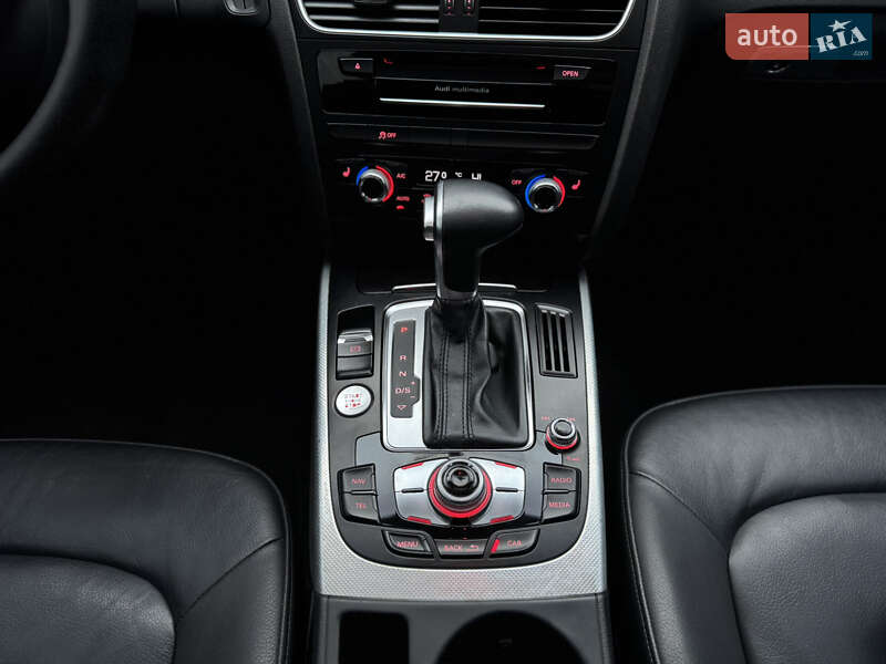 Седан Audi A4 2015 в Луцке