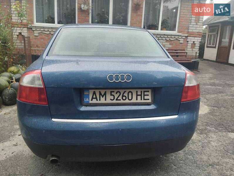 Седан Audi A4 2001 в Романове