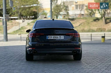 Седан Audi A4 2016 в 