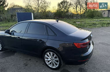 Седан Audi A4 2016 в 