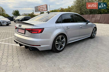 Седан Audi A4 2018 в 