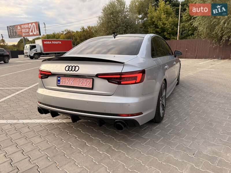 Седан Audi A4 2018 в Львове
