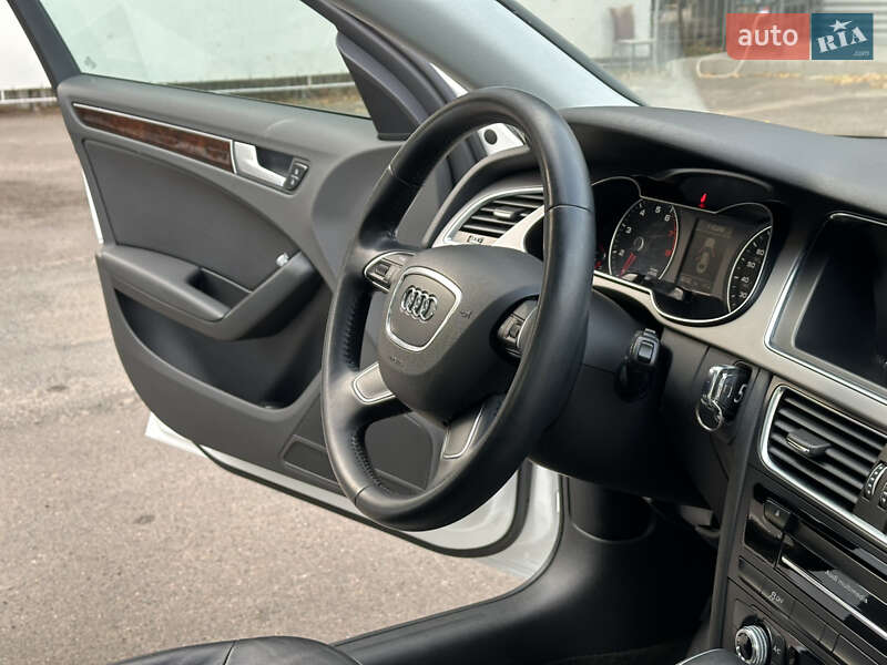 Седан Audi A4 2014 в Одесі