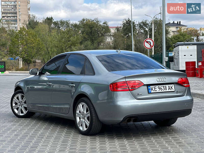 Седан Audi A4 2011 в Дніпрі