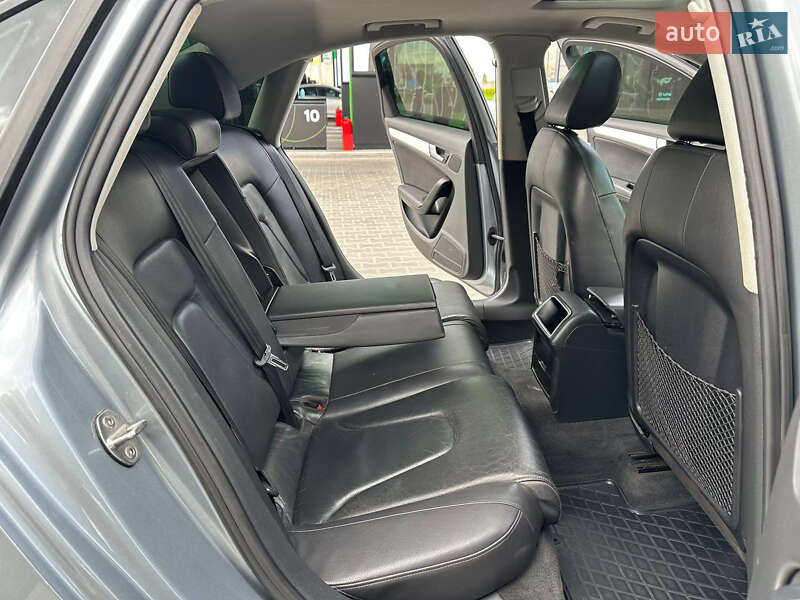 Седан Audi A4 2011 в Дніпрі