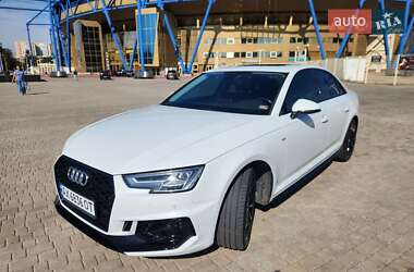Седан Audi A4 2018 в 