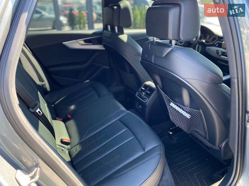 Седан Audi A4 2016 в Киеве