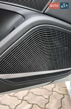 Седан Audi A4 2016 в 