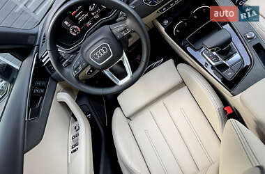 Седан Audi A4 2024 в 