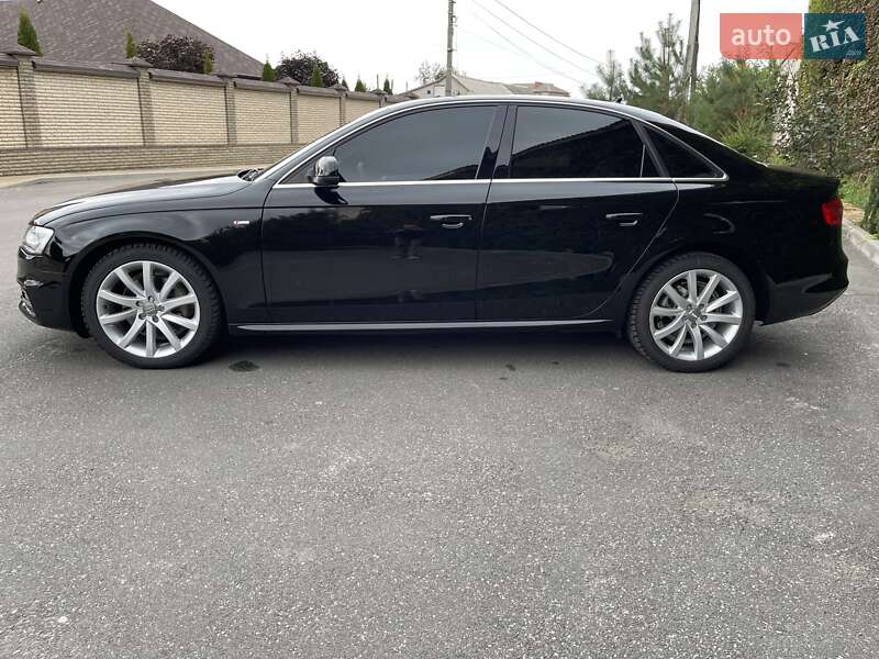 Седан Audi A4 2013 в Лубнах