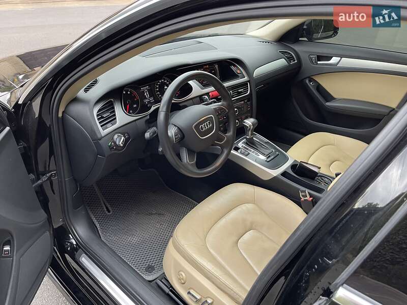 Седан Audi A4 2013 в Лубнах