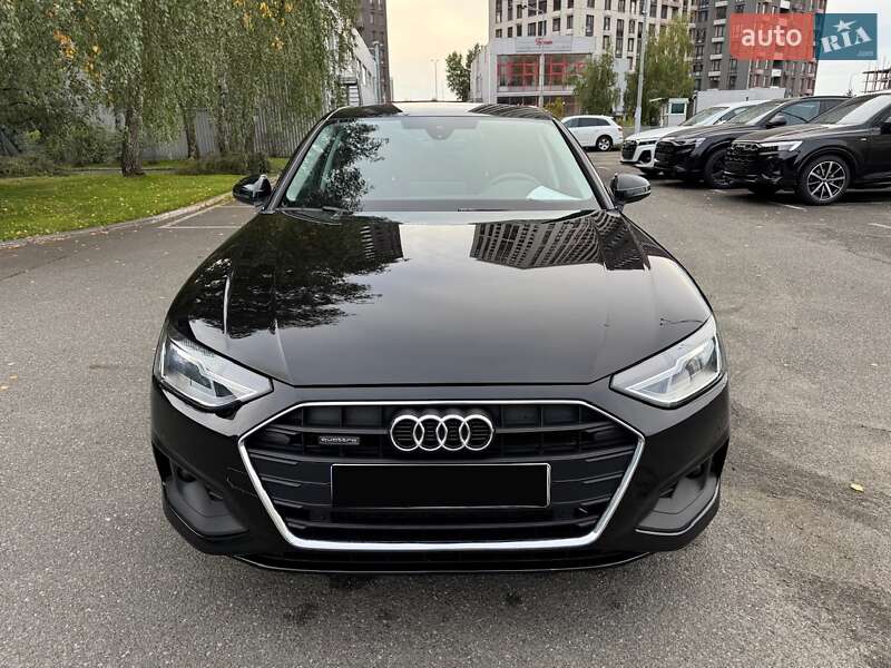 Седан Audi A4 2022 в Киеве