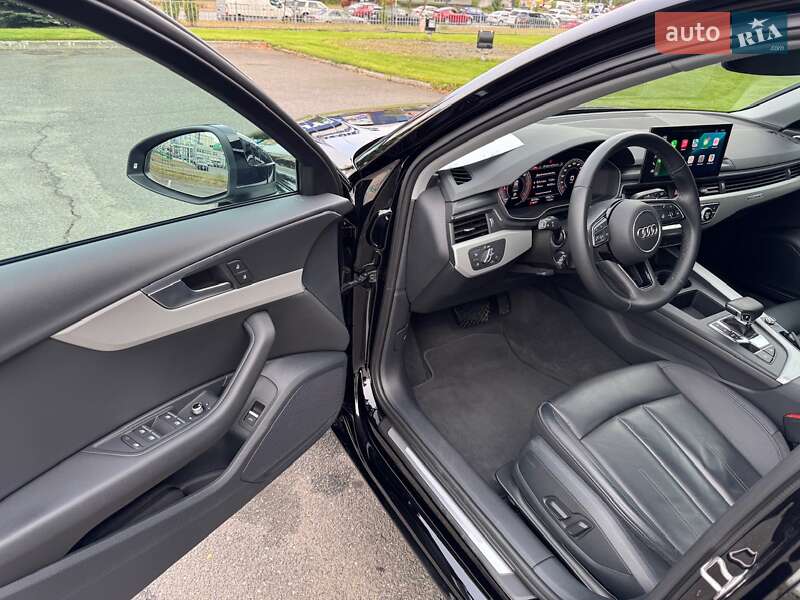 Седан Audi A4 2022 в Киеве